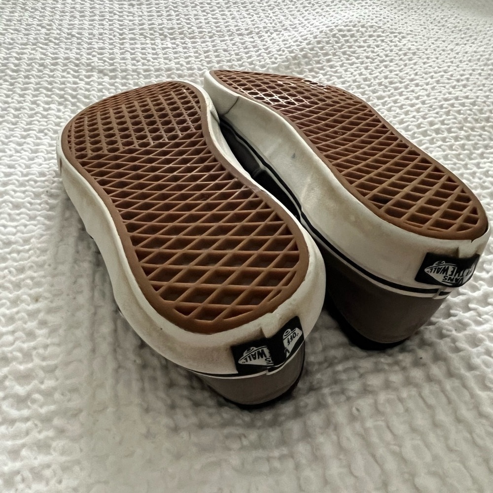 Vans - Picture 3 of 4